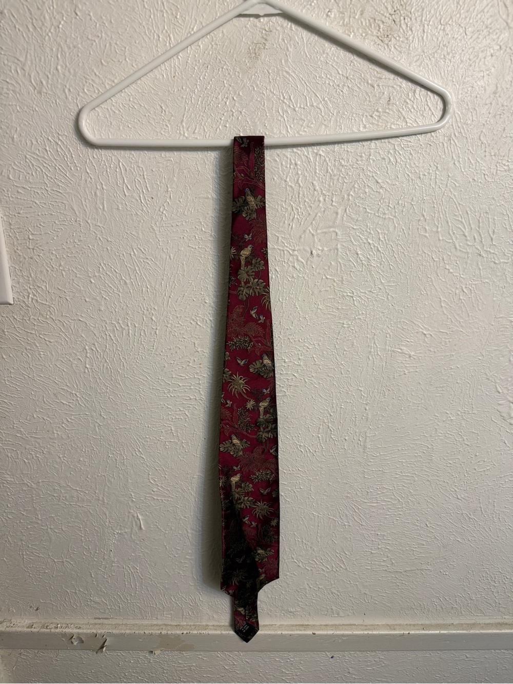 Vintage Tropicals by Tango Men's Burgundy Floral Silk Tie